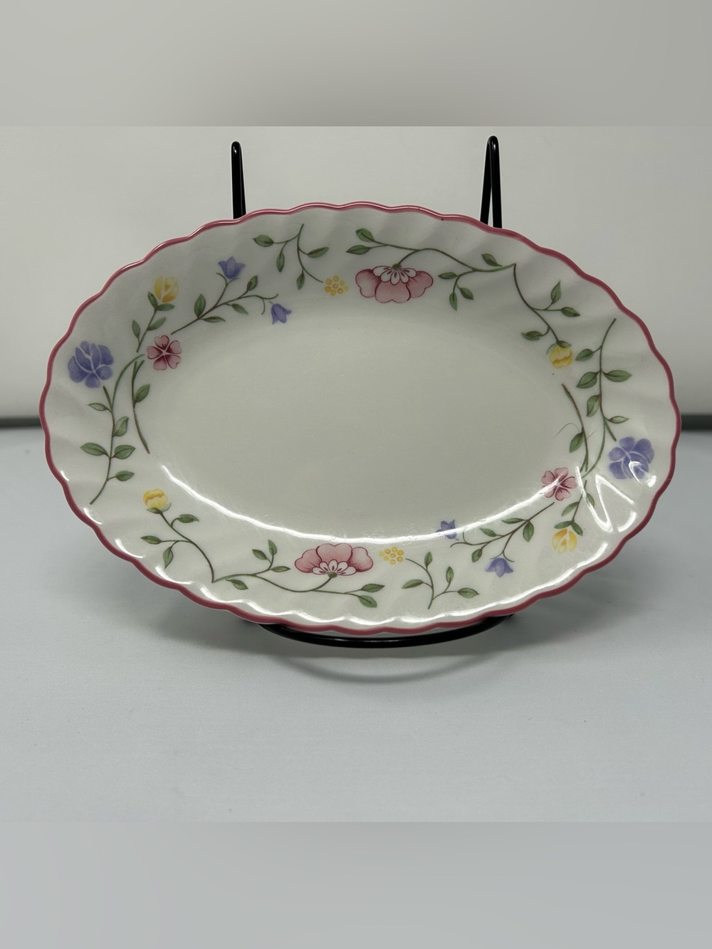Johnson Brothers Summer Chintz 8" serving dish